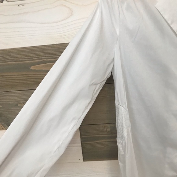 Pell & Co. ⚜️White Button Down Circular Design Top - Picture 12 of 15